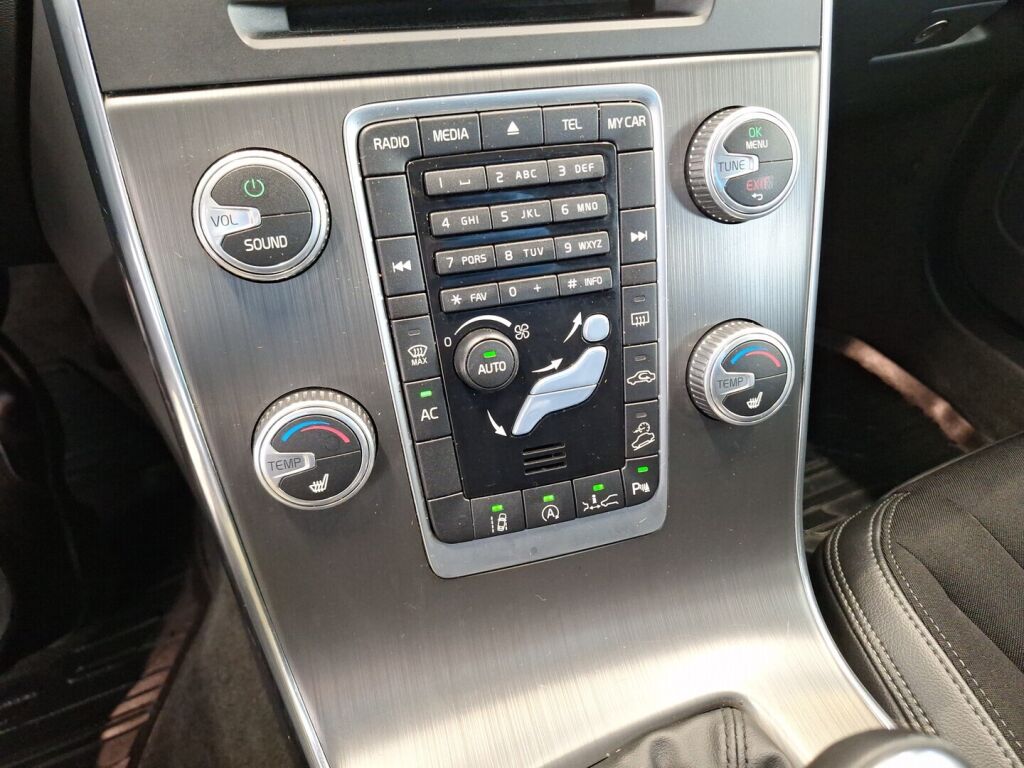 Volvo V60 Cross Country 2016 Harmaa