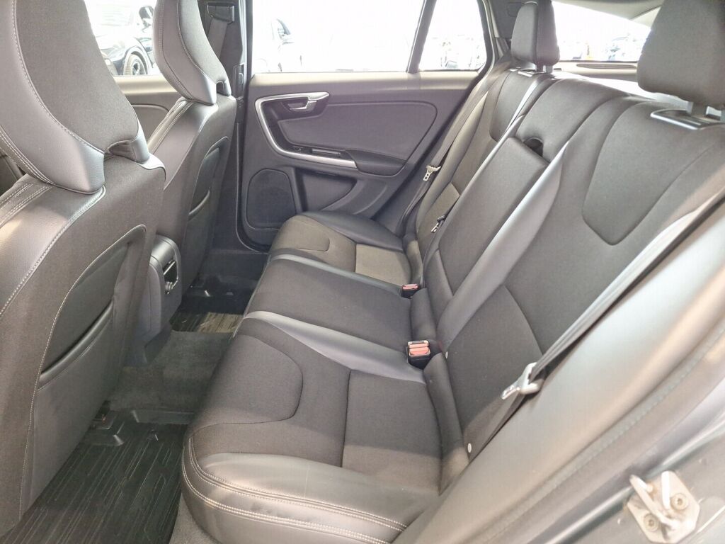 Volvo V60 Cross Country 2016 Harmaa