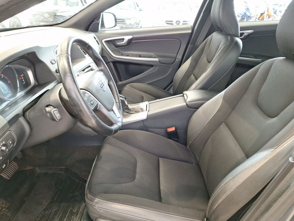 Volvo V60 Cross Country 2016 Harmaa