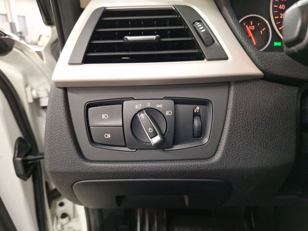 BMW 320 2016 Valkoinen