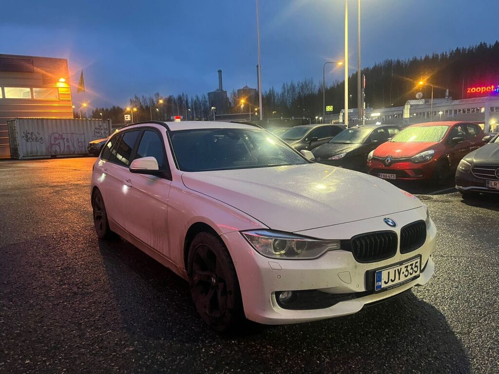 BMW 320 2013 Valkoinen