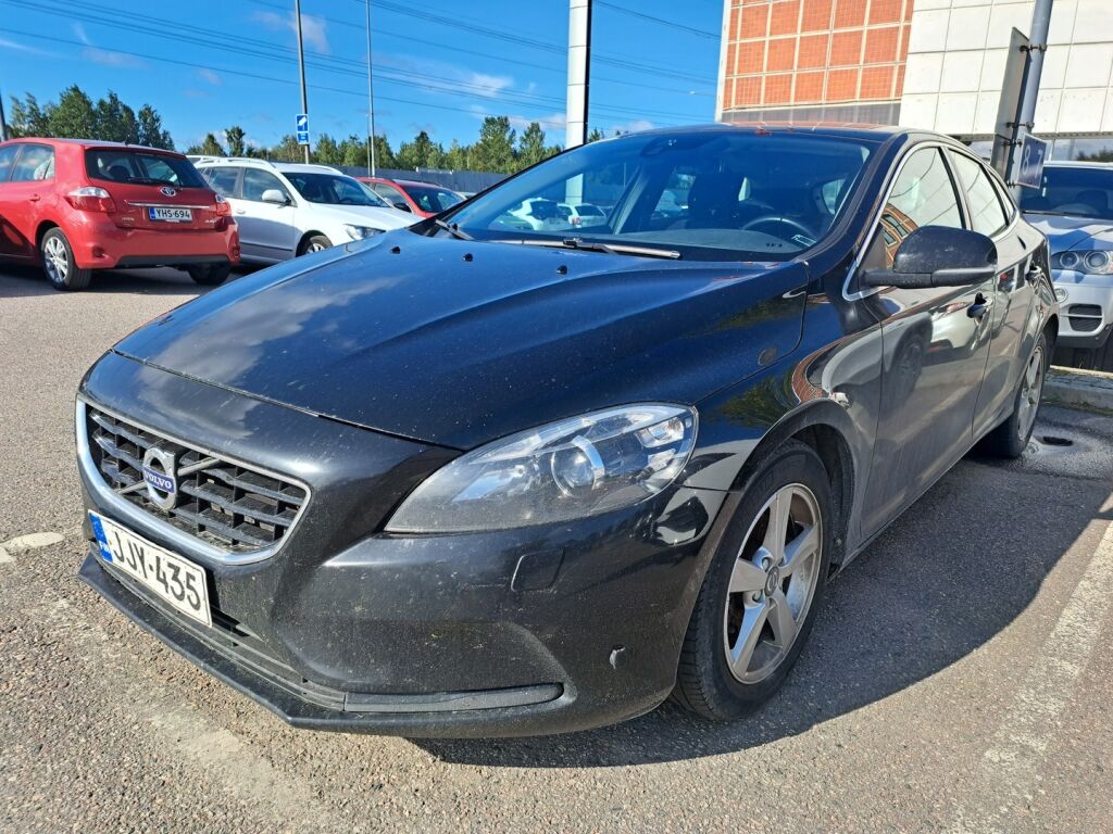 Volvo V40 2016 Musta