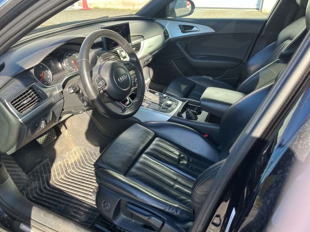 Audi A6 2012 Musta
