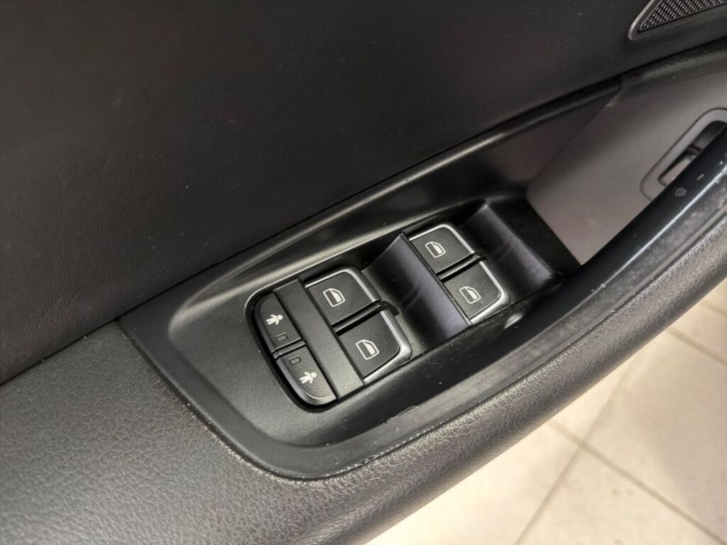 Audi A6 2012 Musta