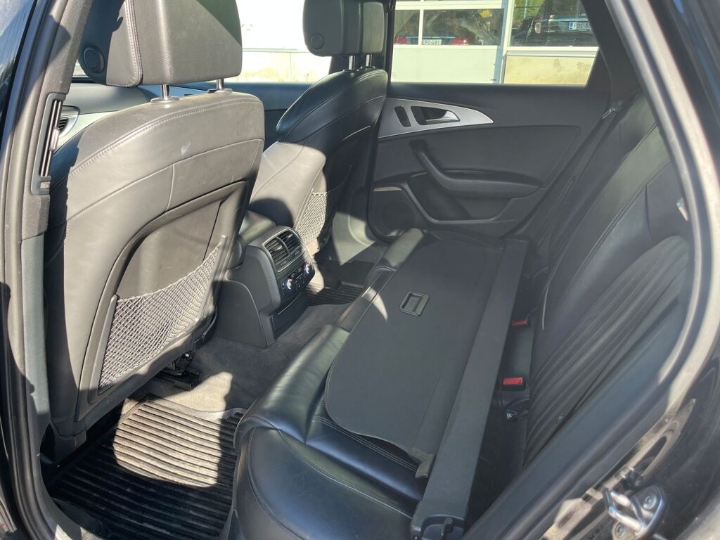 Audi A6 2012 Musta
