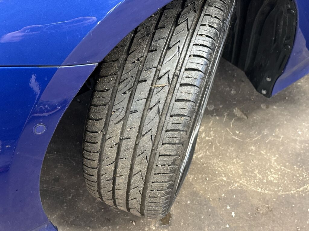 Toyota Prius 2016 Sininen