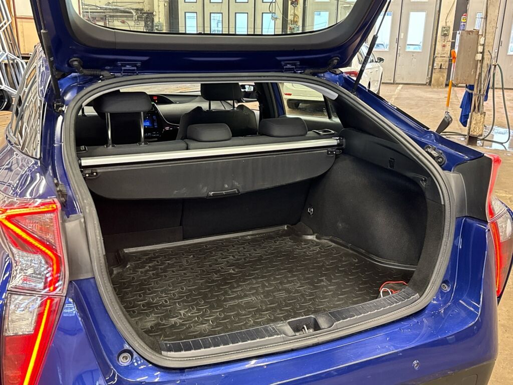 Toyota Prius 2016 Sininen