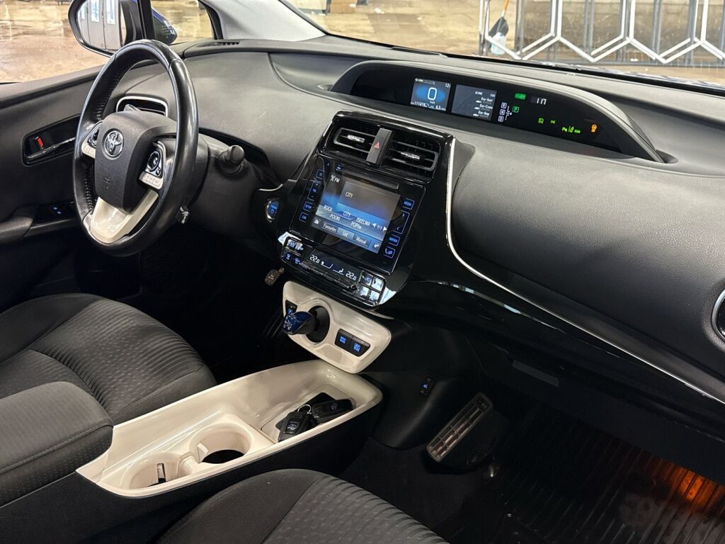 Toyota Prius 2016 Sininen