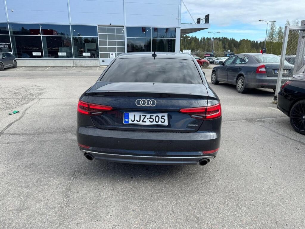 Audi A4 2016 Sininen