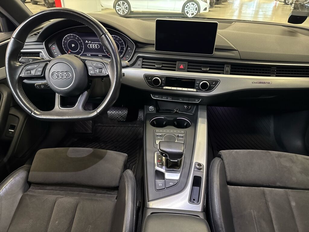 Audi A4 2016 Sininen