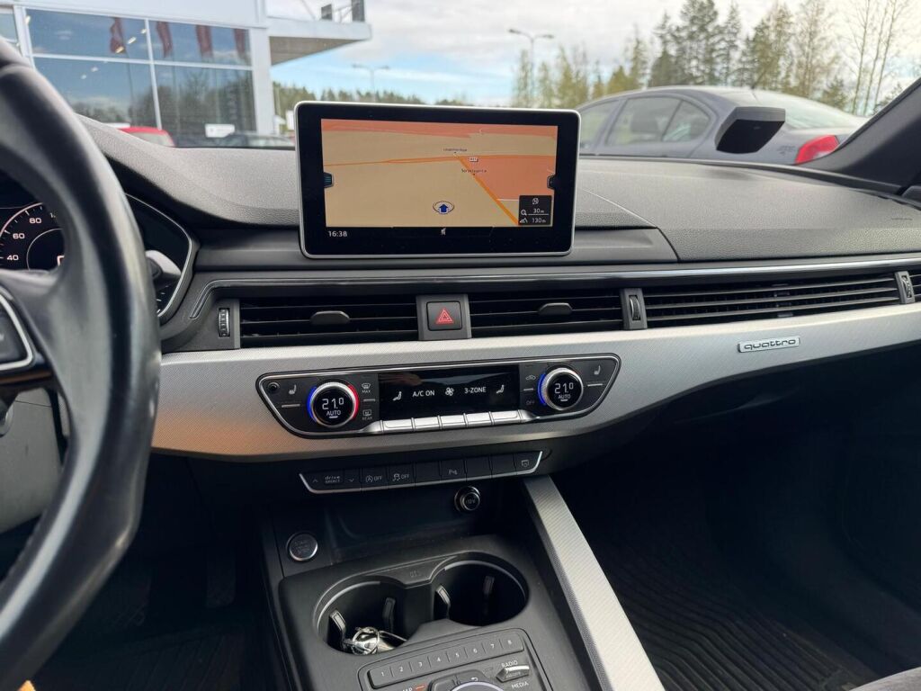 Audi A4 2016 Sininen