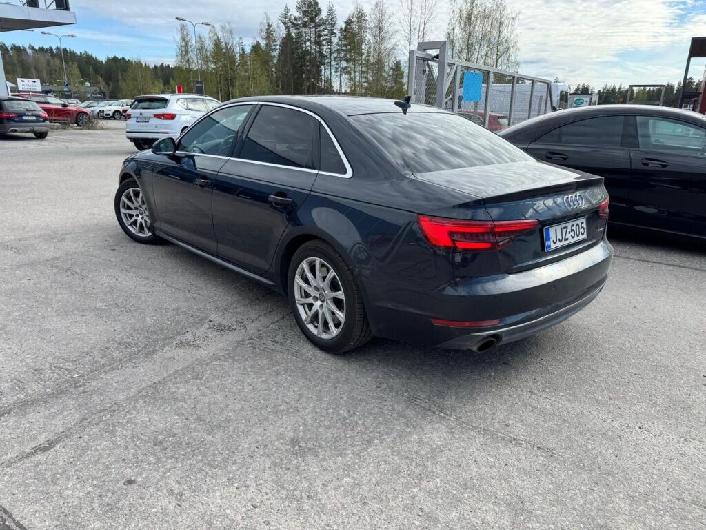 Audi A4 2016 Sininen