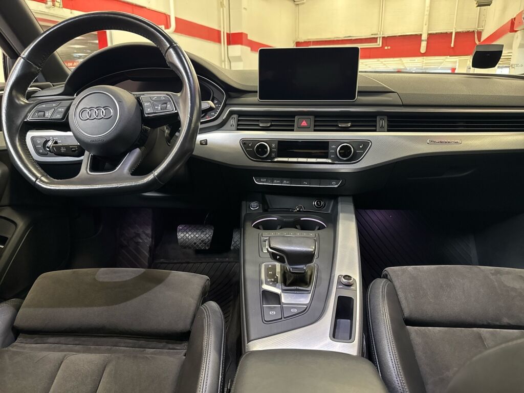 Audi A4 2016 Sininen
