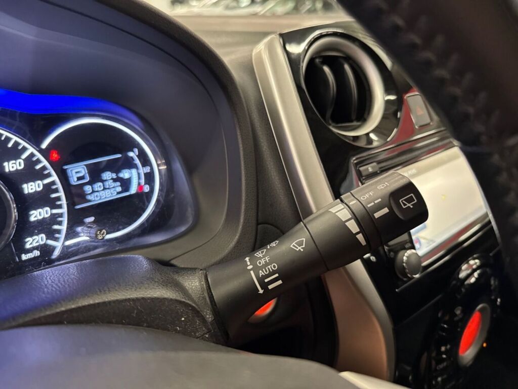 Nissan Note 2016 Musta