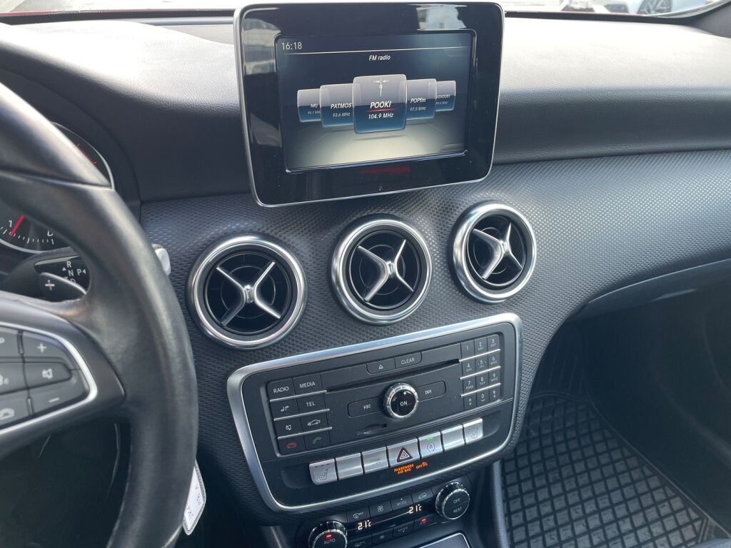 Mercedes-Benz A 2016 Punainen