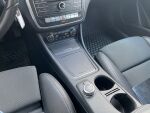 Mercedes-Benz A 2016 Punainen