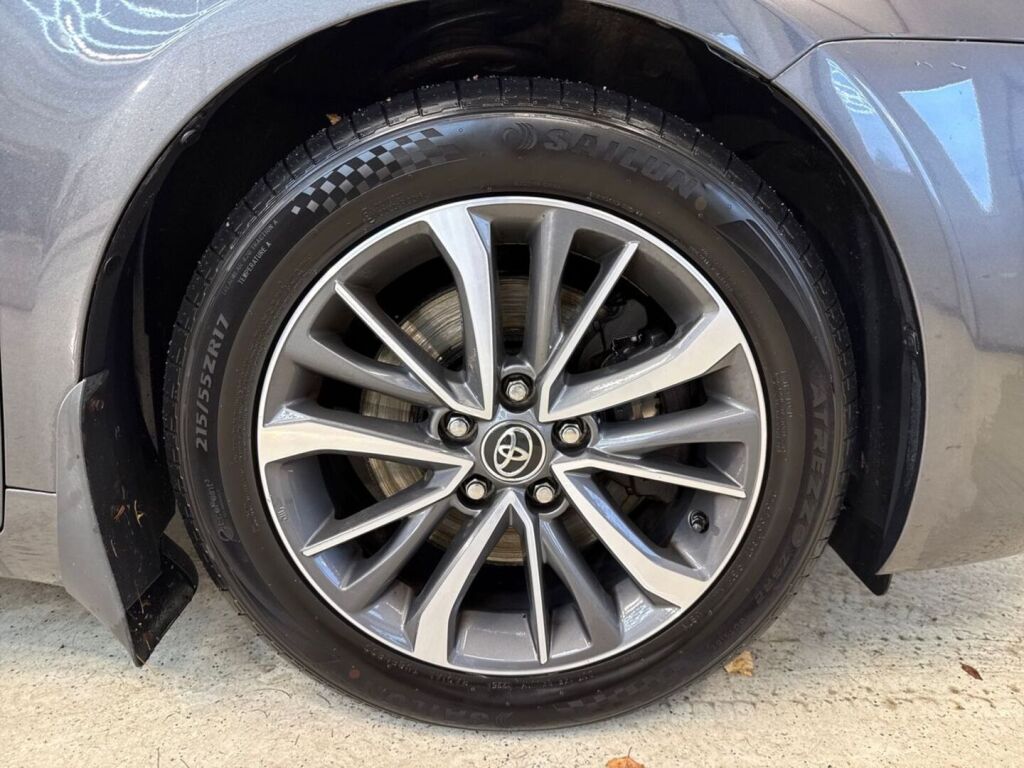 Toyota Avensis 2016 Harmaa