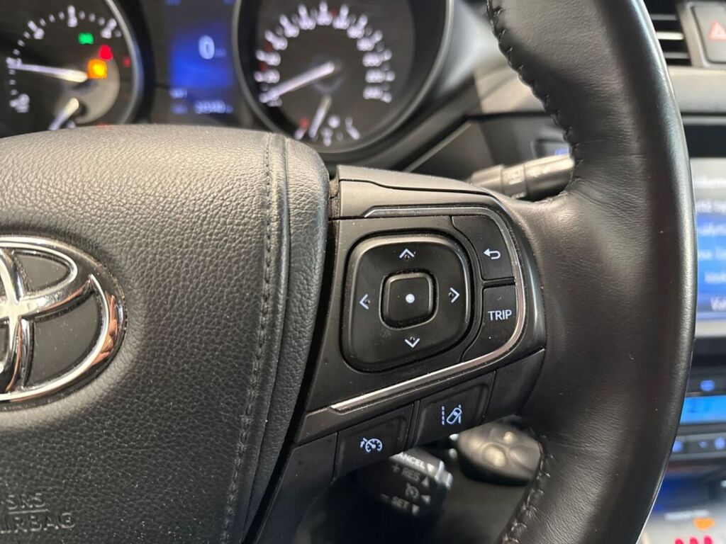 Toyota Avensis 2016 Harmaa