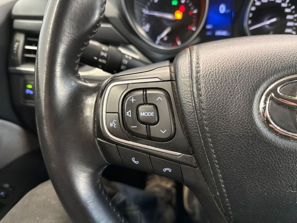 Toyota Avensis 2016 Harmaa