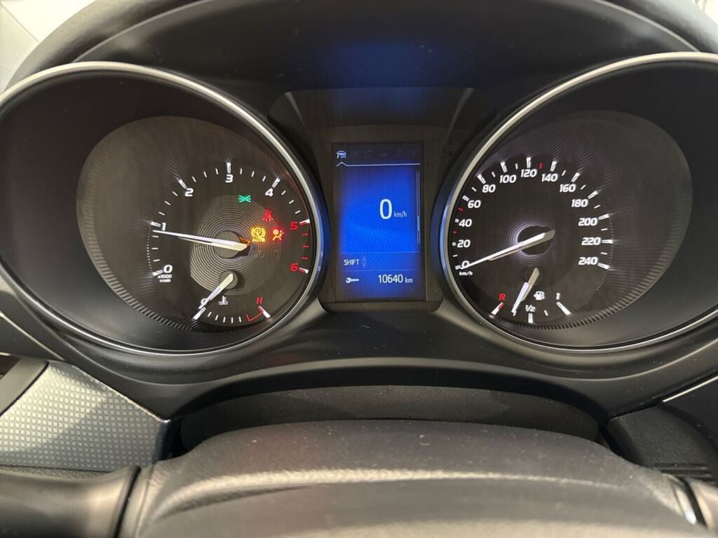 Toyota Avensis 2016 Harmaa