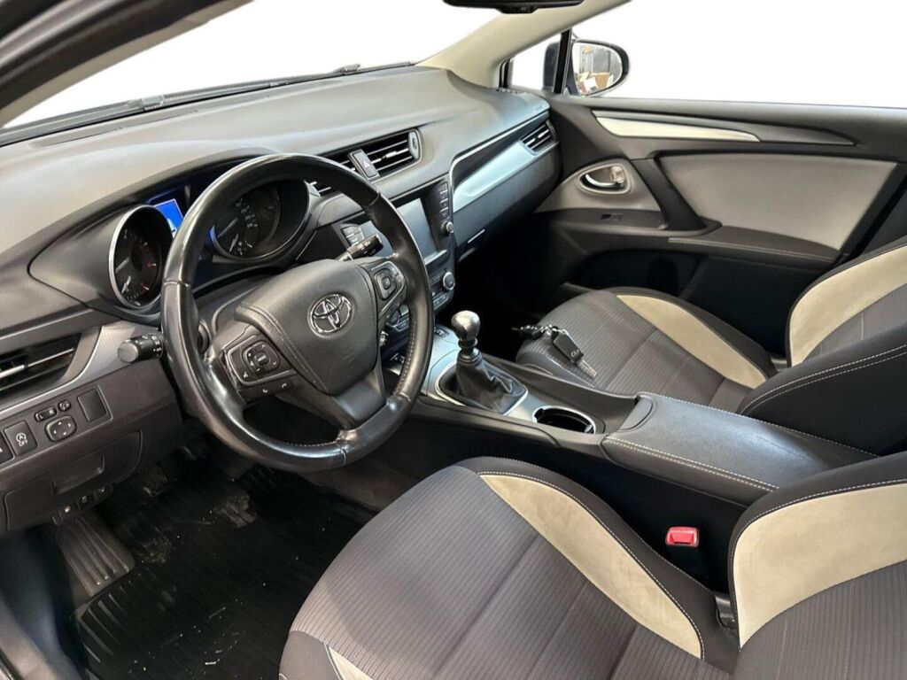 Toyota Avensis 2016 Harmaa