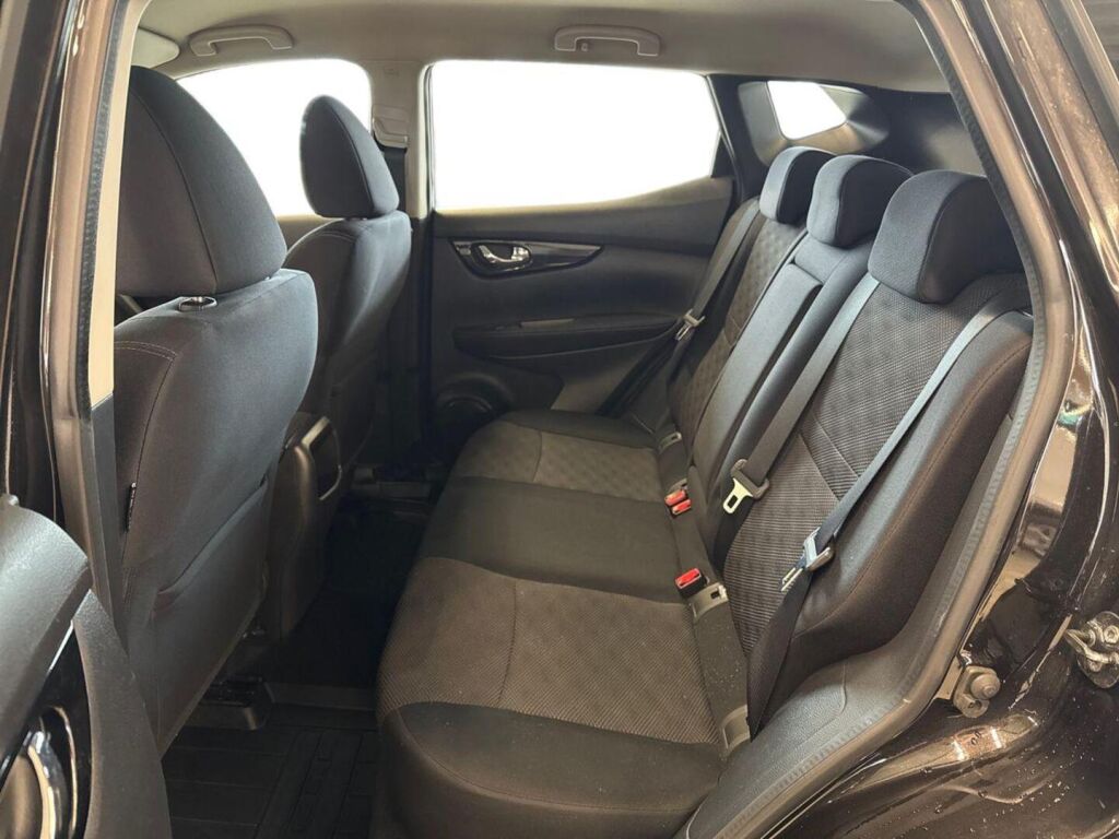 Nissan Qashqai 2017 Musta