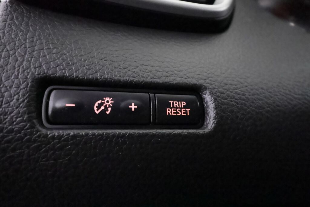 Nissan Qashqai 2017 Musta