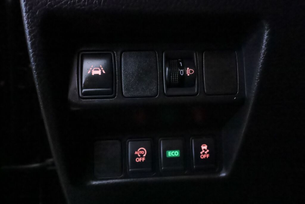 Nissan Qashqai 2017 Musta