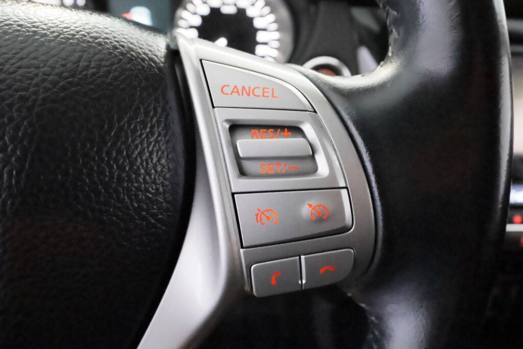 Nissan Qashqai 2017 Musta