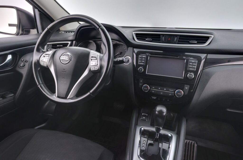 Nissan Qashqai 2017 Musta