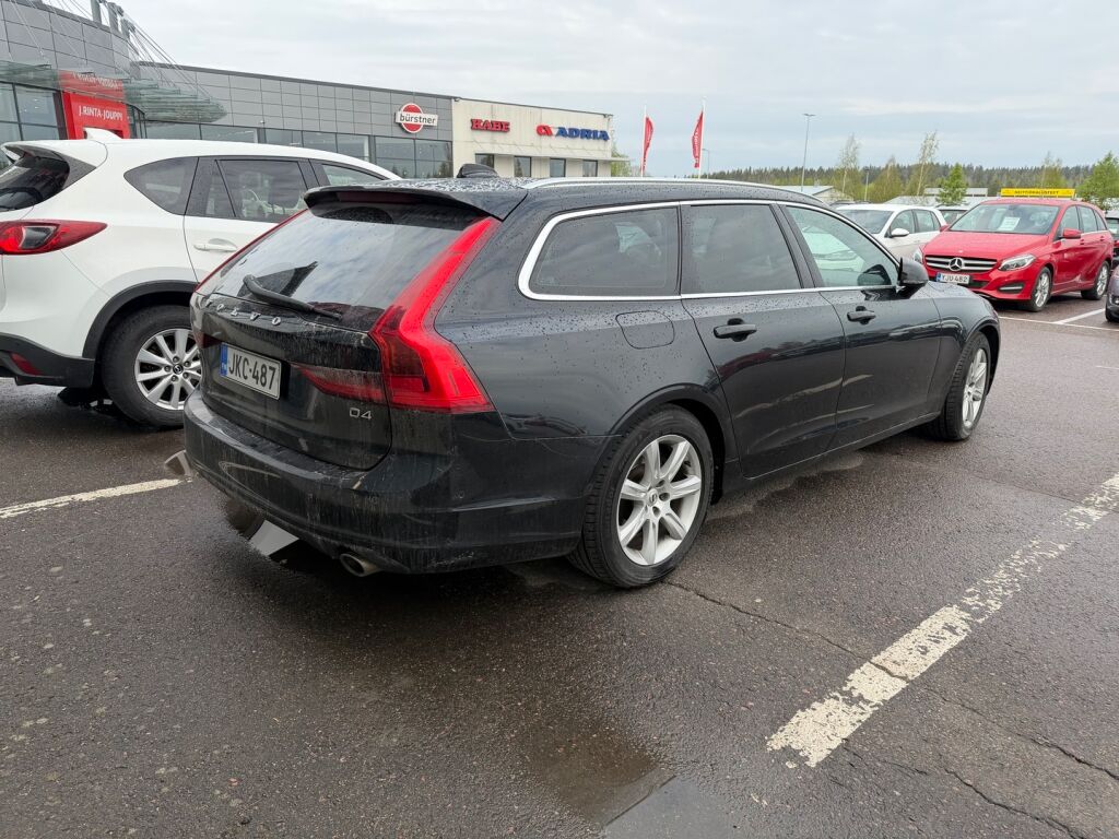 Volvo V90 2017 Musta