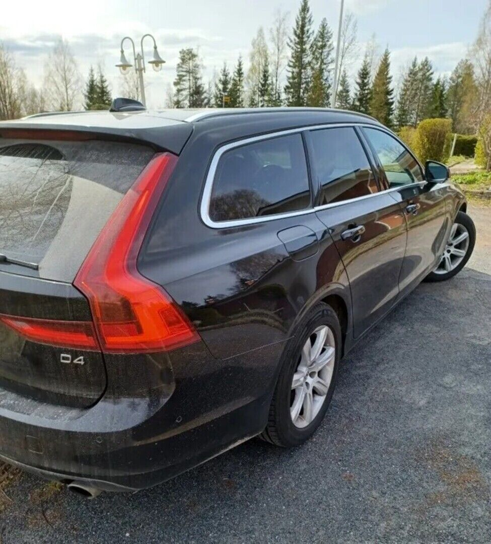 Volvo V90 2017 Musta