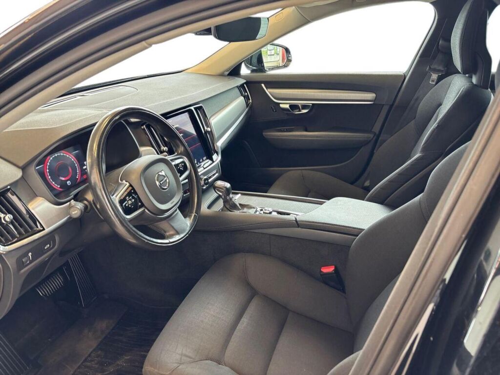 Volvo V90 2017 Musta