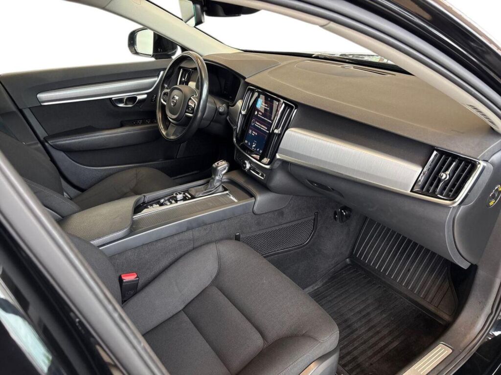 Volvo V90 2017 Musta
