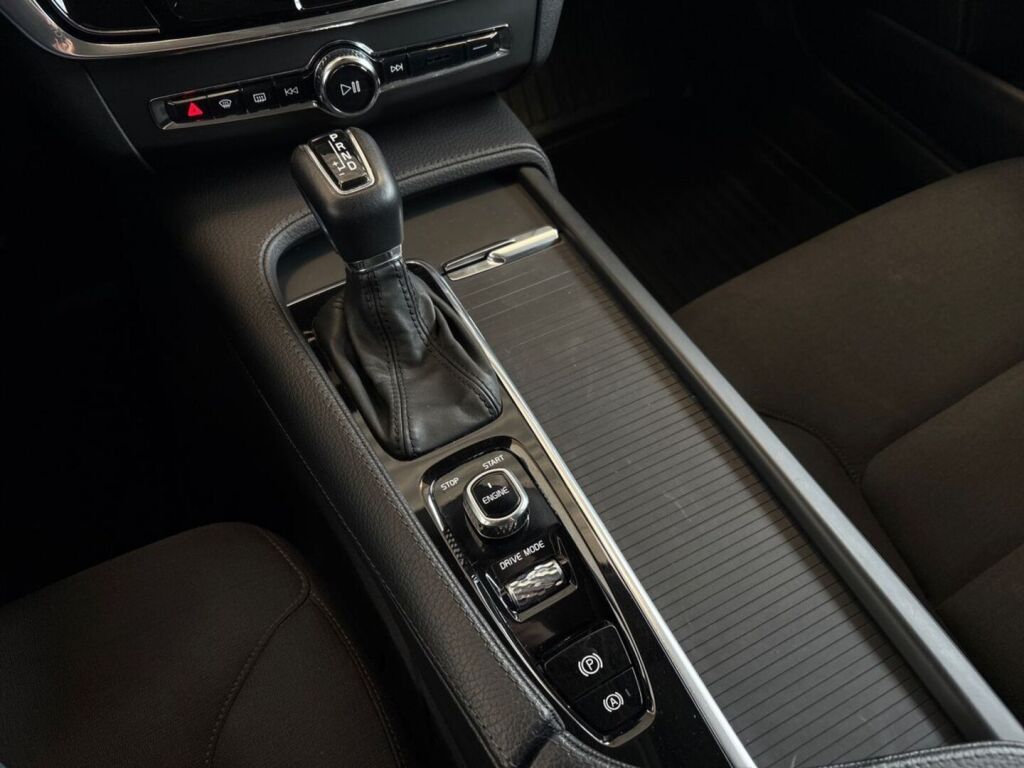 Volvo V90 2017 Musta
