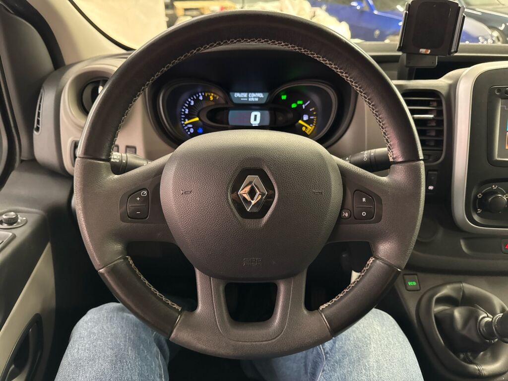 Renault Trafic 2016 Valkoinen