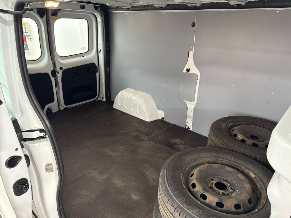 Renault Trafic 2016 Valkoinen