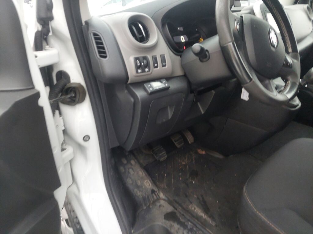 Renault Trafic 2016 Valkoinen