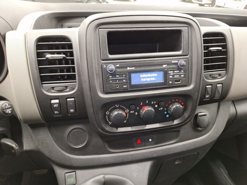 Renault Trafic 2016 Valkoinen