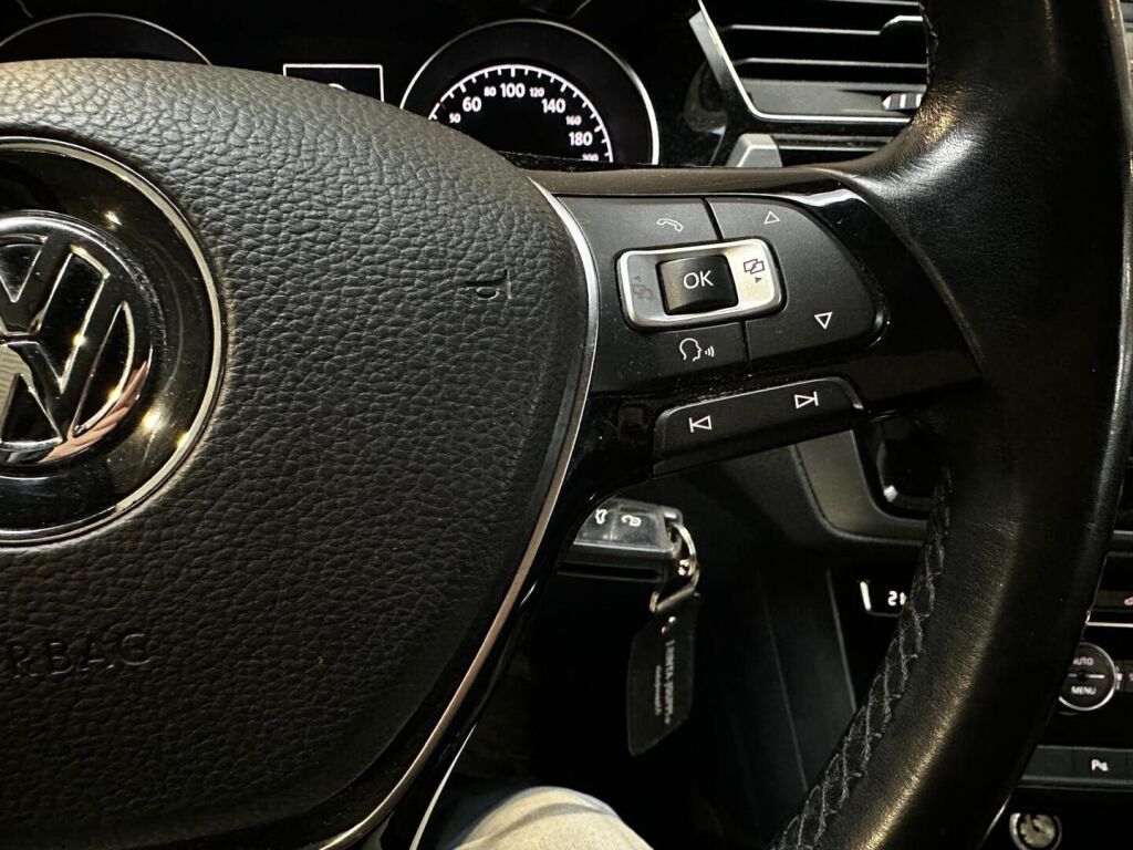 Volkswagen Touran 2017 Harmaa