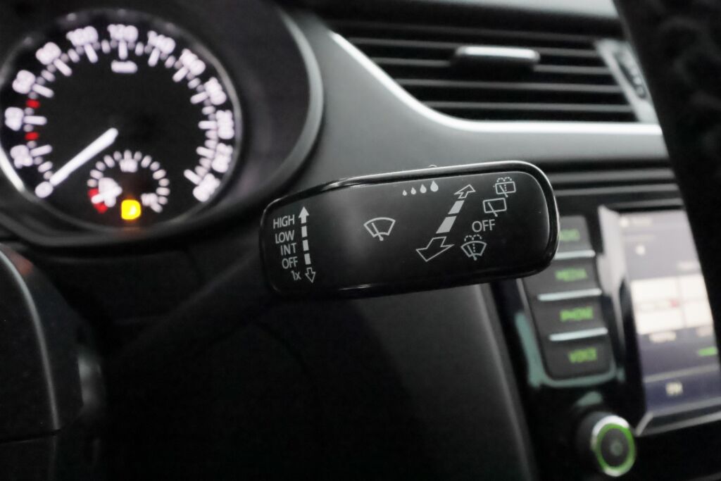 Skoda Octavia 2016 Sininen