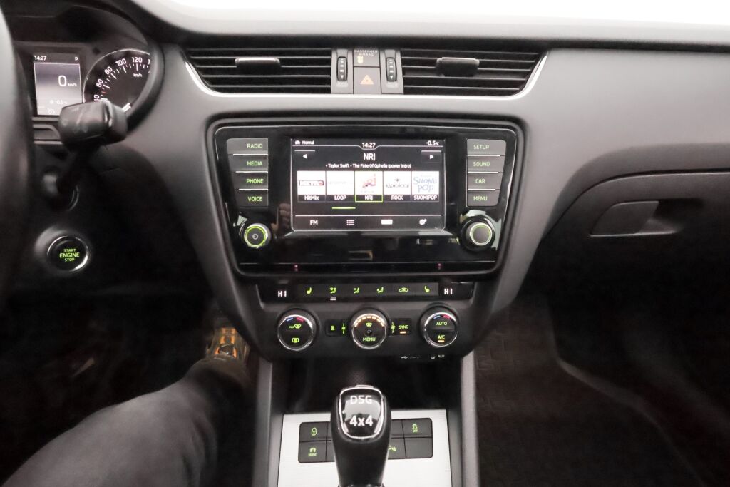 Skoda Octavia 2016 Sininen