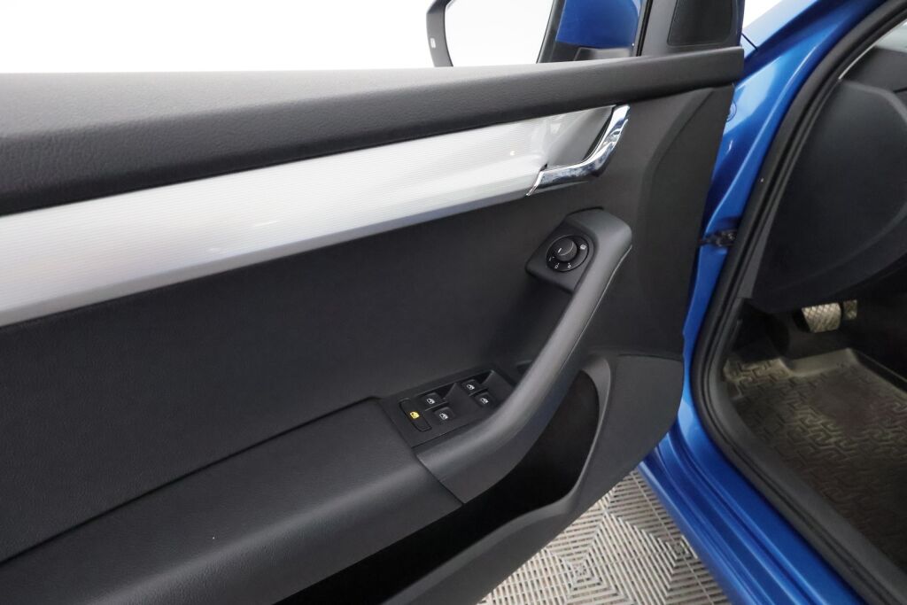 Skoda Octavia 2016 Sininen