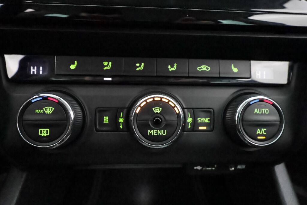 Skoda Octavia 2016 Sininen