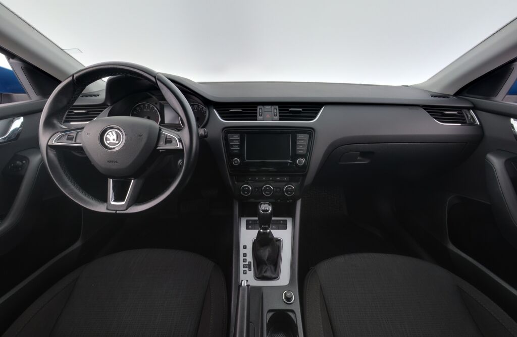 Skoda Octavia 2016 Sininen
