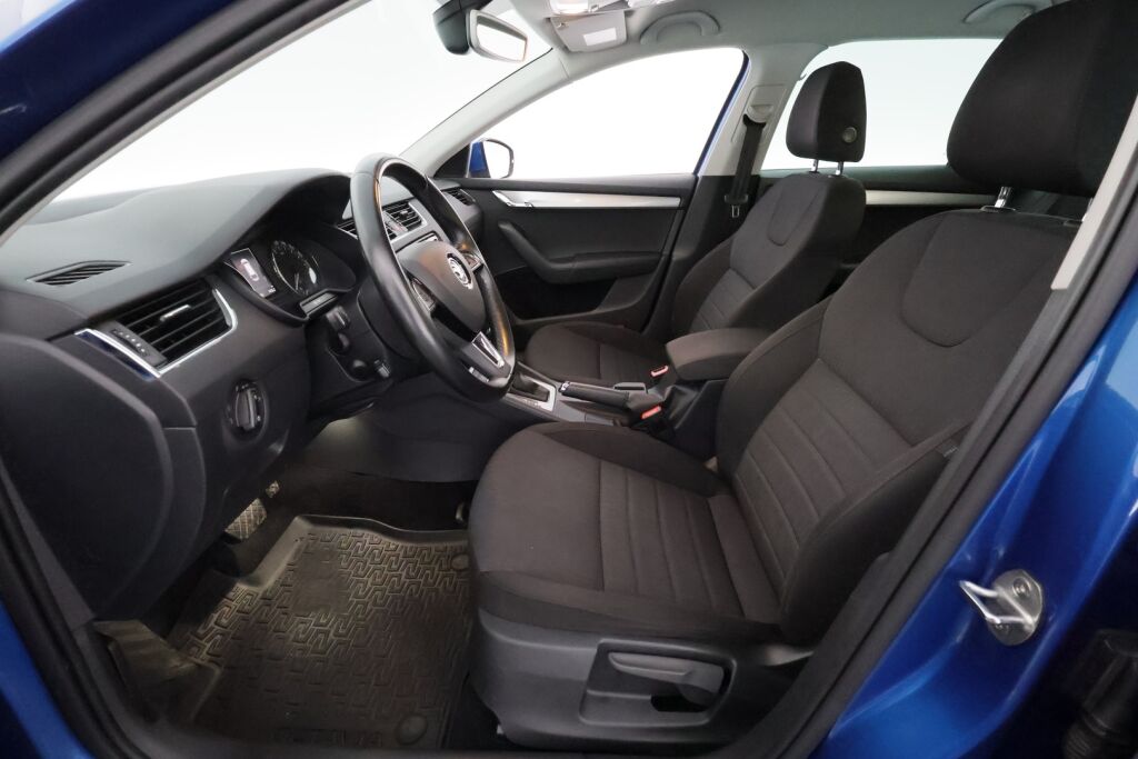 Skoda Octavia 2016 Sininen
