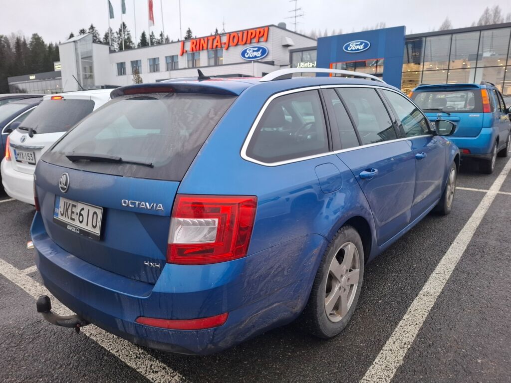 Skoda Octavia 2016 Sininen