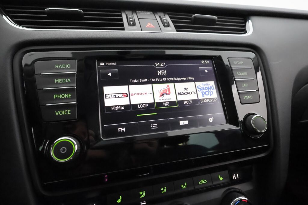 Skoda Octavia 2016 Sininen