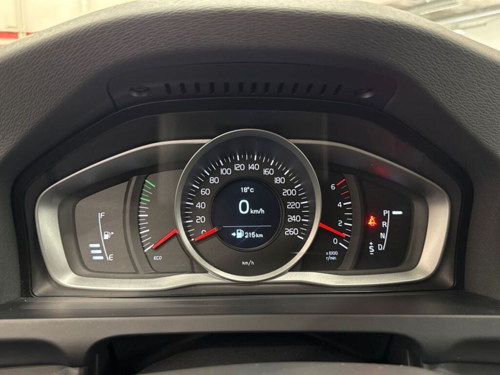 Volvo V60 Cross Country 2016 Valkoinen