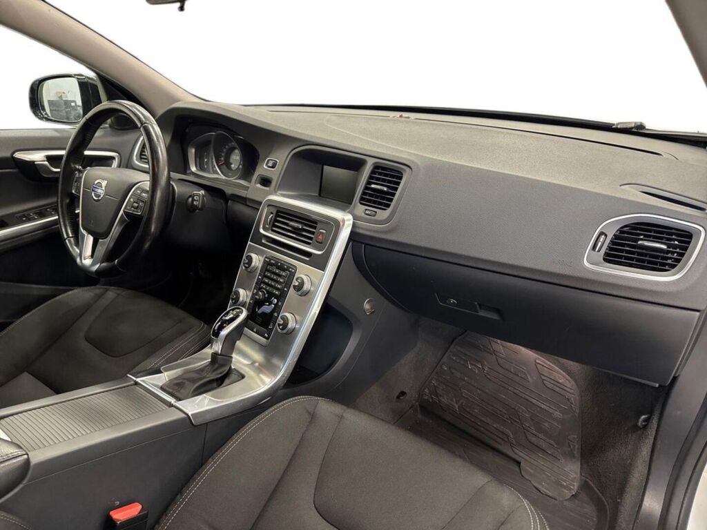Volvo V60 Cross Country 2016 Valkoinen